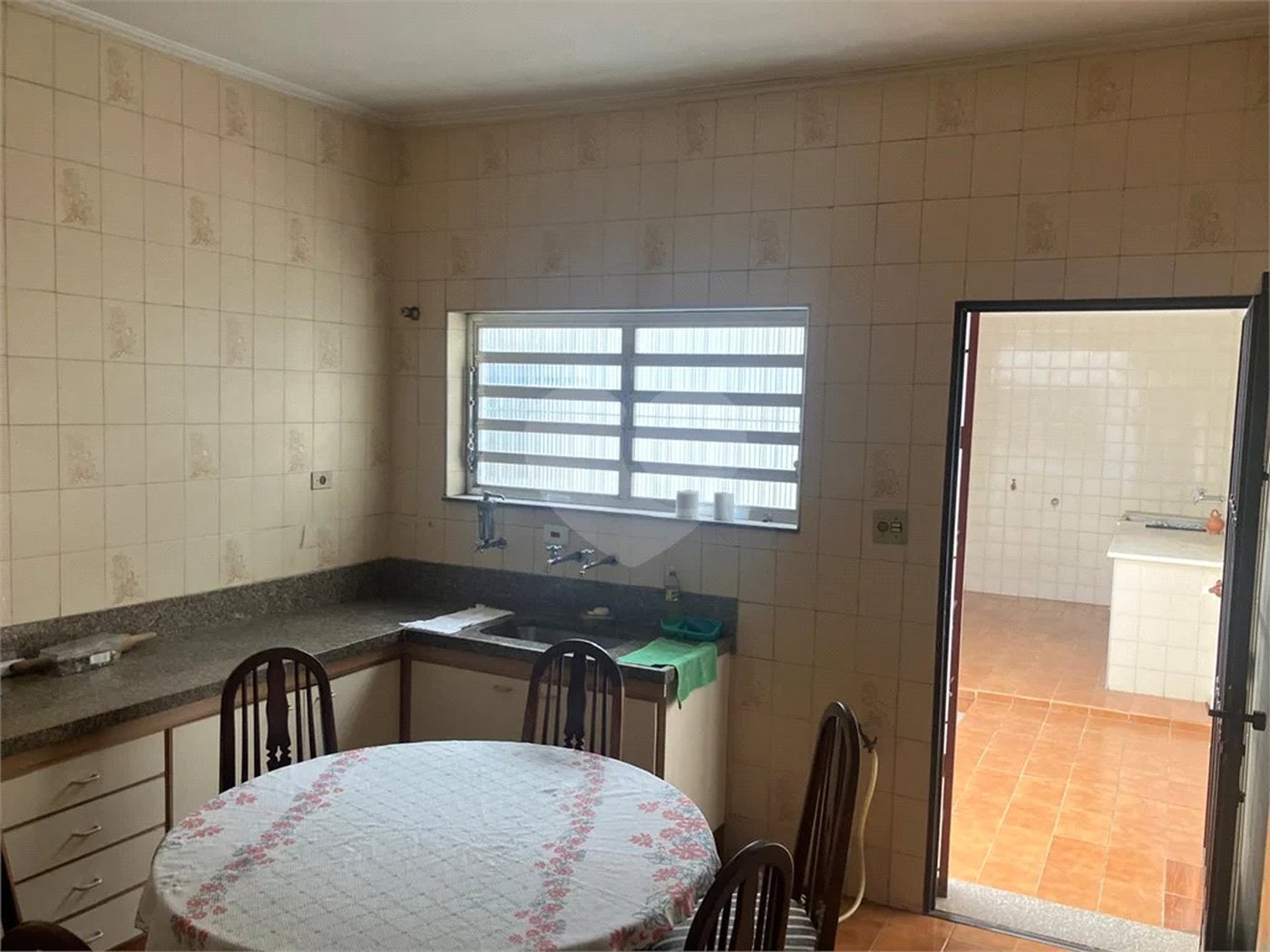 SOBRADO 3 QUARTOS 5 VAGAS DE GARAGEM PARADA INGLESA - ZN