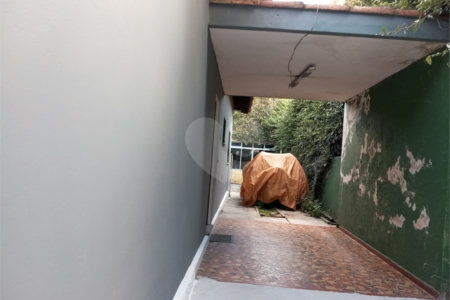 Terreno com casa antiga 2 quartos e 6 vagas próximo ao Lago dos Patos.