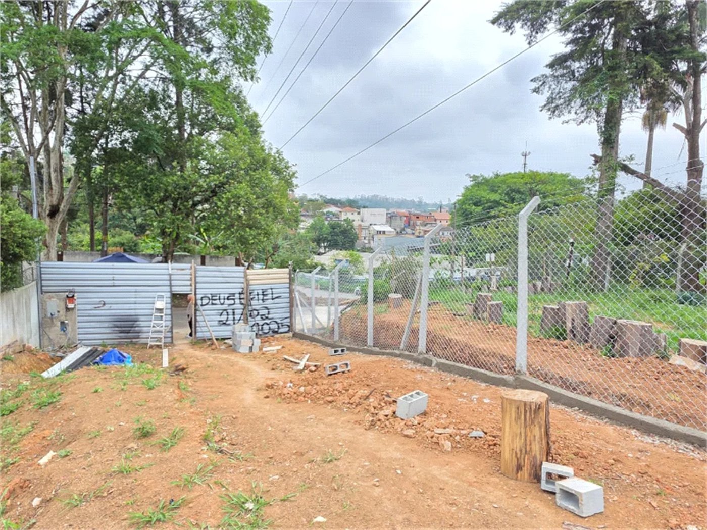 Oportunidade de Investimento: Terreno 1.000m² na Granja Viana próx. Kartódromo com Projeto Aprovado para construção de 5 Casas - Villagio.