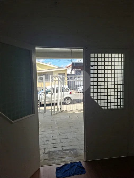Indaiatuba- Sp - Centro - Casa terrea - finalidade comercial ou residencial - Terreno 181,01 - construido 99,94 - Venda - R$ 830.000,00 - Locação - R$ 3.900,00- IPTU - R$ 256,78 - 03 salas - Hall de entrada amplo - Cozinha. com armário - Banheiro. - Quintal. - Ótima localização, próximo a restauran