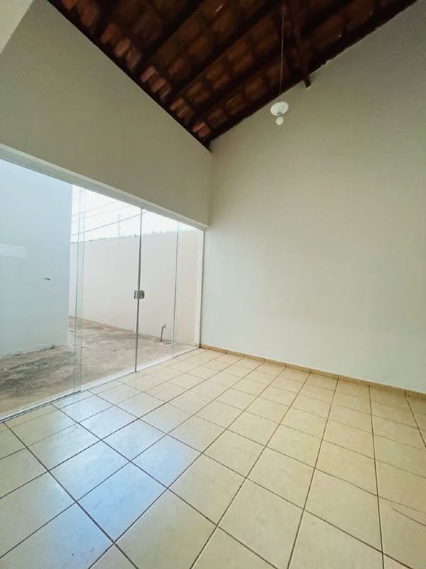 Casa para alugar com 3 quartos, sendo 1 suíte, em Colinos, Três Lagoas, MS