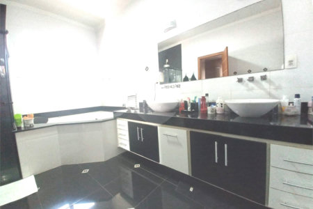 Casa à venda em Condomínio fechado em São Carlos Parque Faber 1