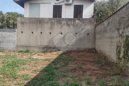 Terreno á venda no Residencial Sambambaia