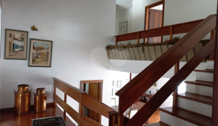 Casa à venda com 5 quartos, sendo 4 suítes,  em Funcionários, Poços de Caldas, MG