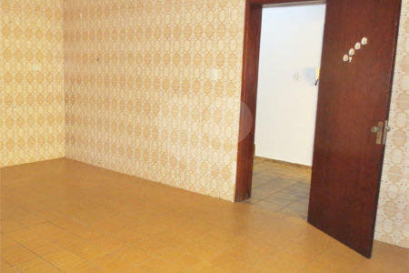 Sobrado Conservado na Saúde- 230m2 - 3 Quartos/1 Suíte/2 Vagas