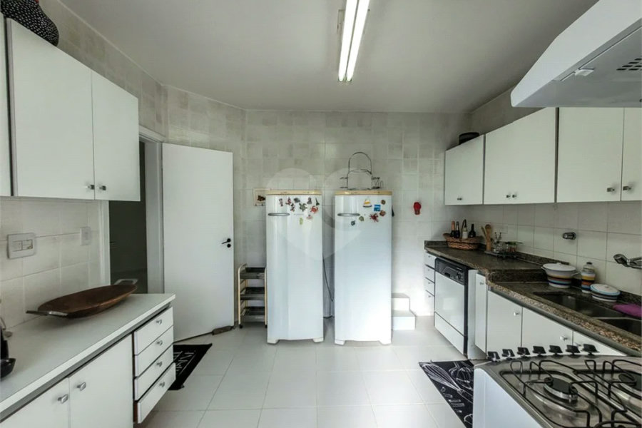Apartamento à venda com 5 quartos, sendo 3 suítes,  em Riviera de São Lourenço, Bertioga, SP