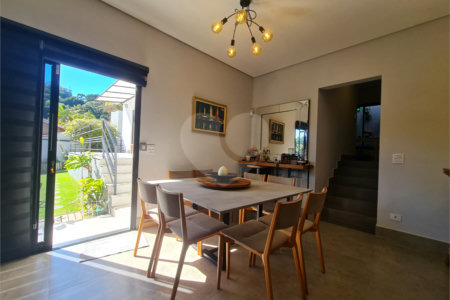 Casa com 4 dormitórios à venda, 214 m² por R$ 1.890.000 - Parque Arco Iris - Atibaia/SP