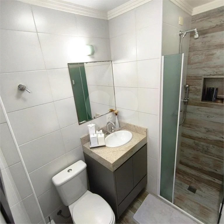 Apartamento de 60m2 na Saúde com 2 dorms, 1 suíte, 2 banheiros, 2 vagas. Estuda permuta.