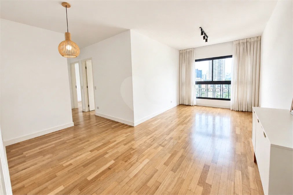 ÓTIMO APARTAMENTO 76 m² ÚTEIS REFORMADO 1 VAGA DE GARAGEM