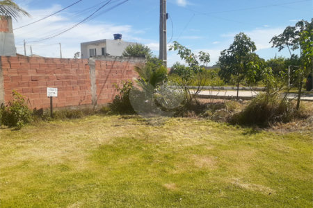 Terreno à venda em condomínio residencial no Serramar – Rio das Ostras, a 5 minutos da praia