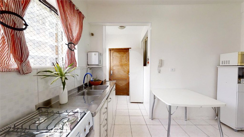 Apartemento com dois dormitórios na Bela Vista.