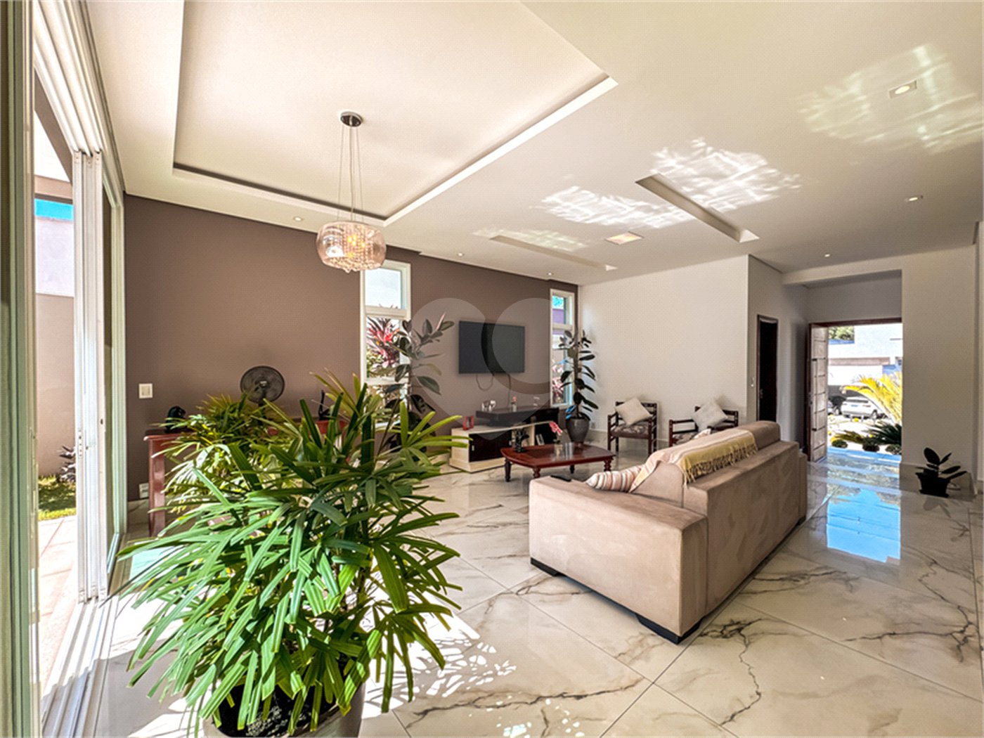 Sobrado à venda em Itupeva – 421,80 m² de terreno – 254,28 m² de área construída – 3 dormitórios – 4 banheiros – 4 vagas de garagem