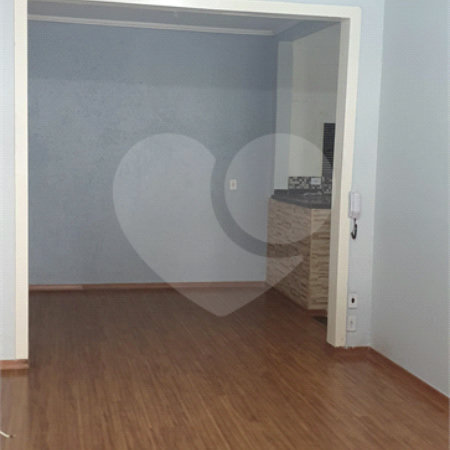 Casa térrea para locação e venda no Condomínio Mont Carlo I