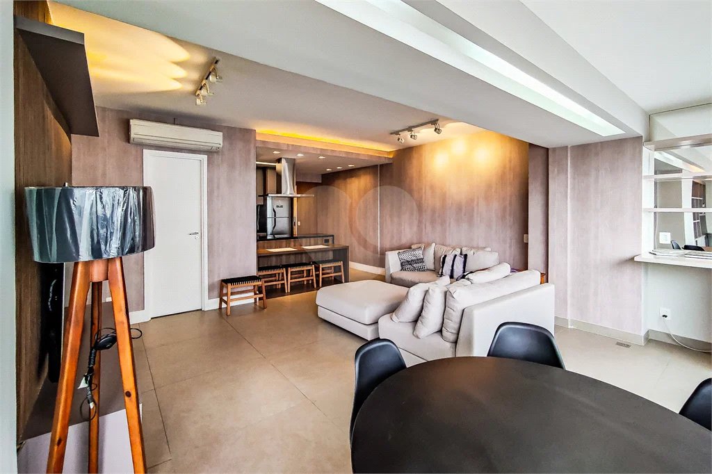 Apartamento totalmente mobiliado com ar-condicionado localizado no coração do Brooklin!!!