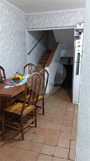 IMÓVEL COM SOBRADO + OUTRA CASA NO TERRENO, ÓTIMA PARA RENDA OU FAMÍLIA GRANDE