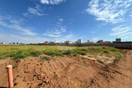 Lote a venda no Essenza