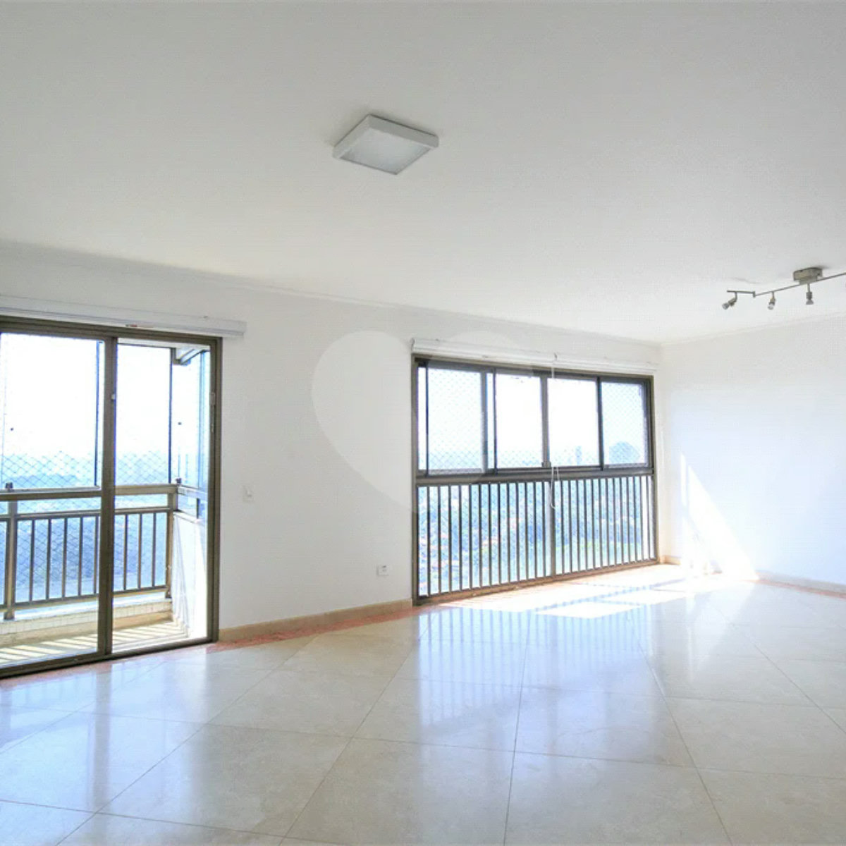 Apartamento locação Alto da Boa Vista próximo Jardim Marajoara.
