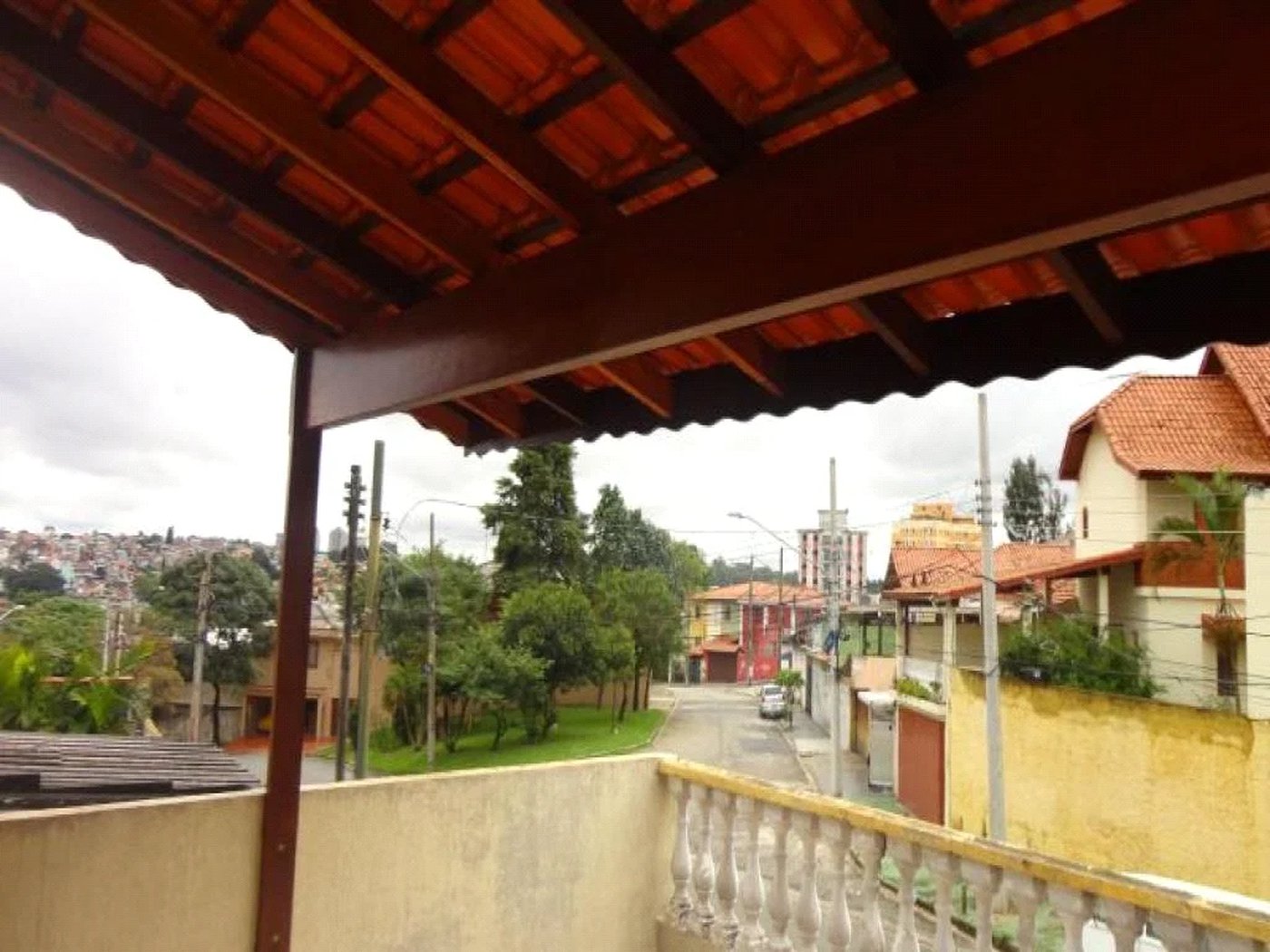 Casa à venda com 3 quartos, sendo 1 suíte,  em Jardim Esmeralda, São Paulo, SP