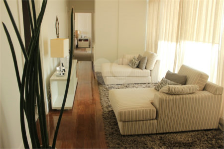 Apartamento na Vila Mariana com 5 dormitórios 04 suítes à venda