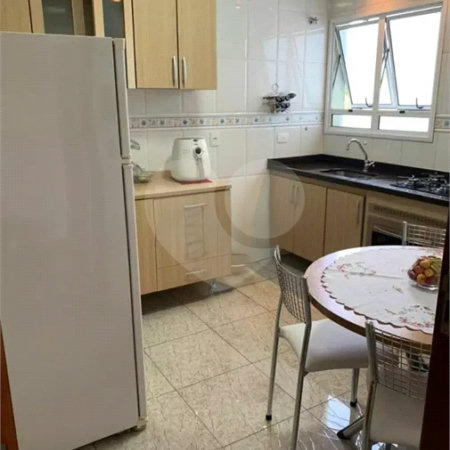 Apartamento em Atibaia com 2 dormitórios (1 suíte), 1 vaga de garagem, elevador, área de lazer com piscina