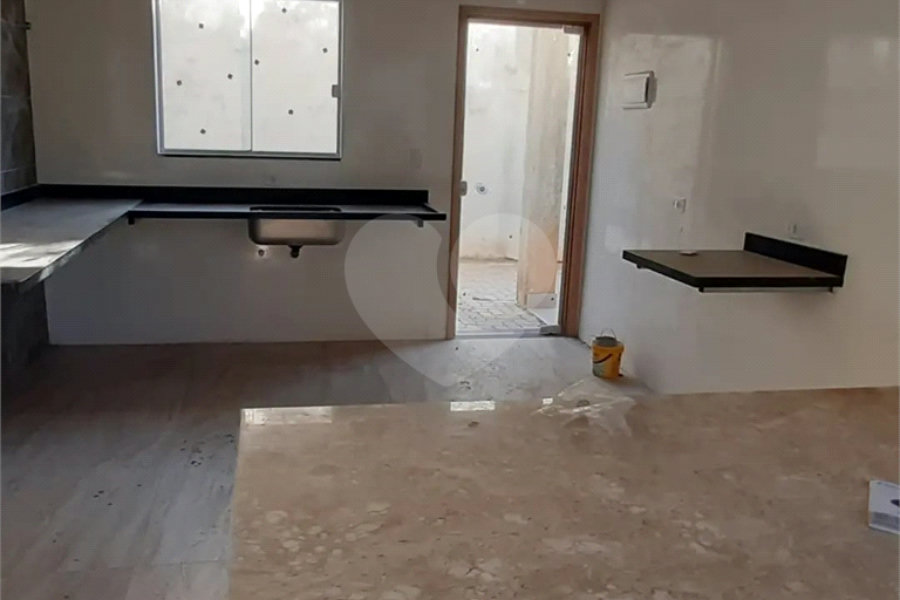 Casa nova na Serra da Cantareira com 3 suítes