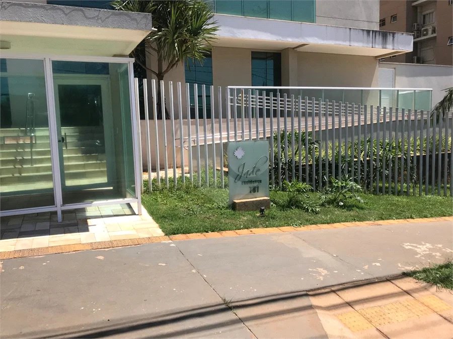 APARTAMENTO MOBILIADO EM FRENTE AO SHOPPING 02 DORMITÒRIOS