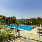 casa térrea, recém construida, 3 dormitórios sendo 1 suíte, 2 vagas de garagem, piscina e espaço gourmet