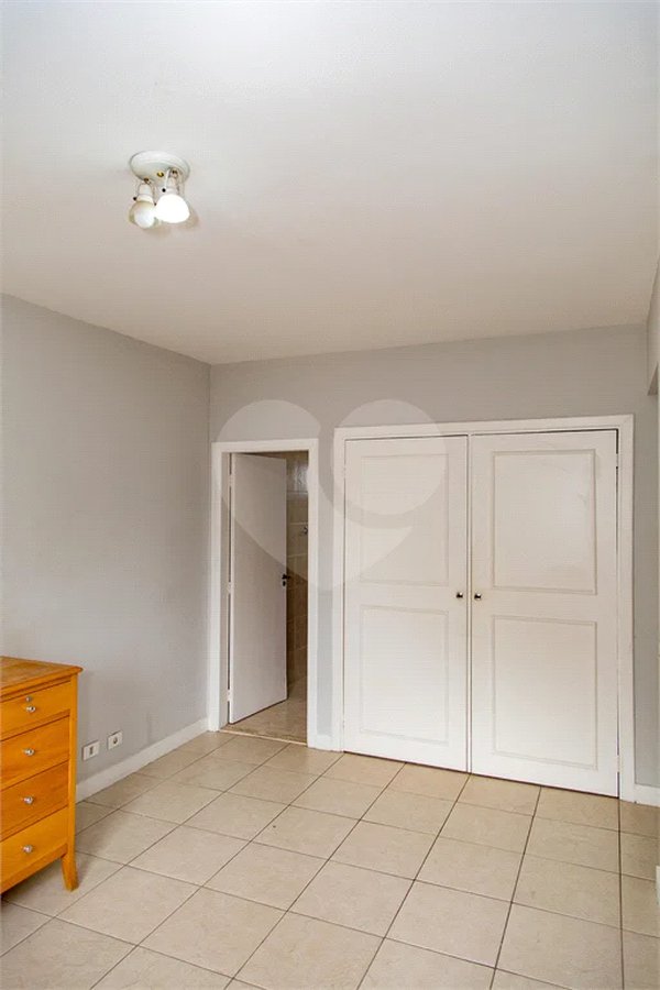 Apartamento 100M2 com 3 dormitórios sendo 1 suíte no melhor do Jardins