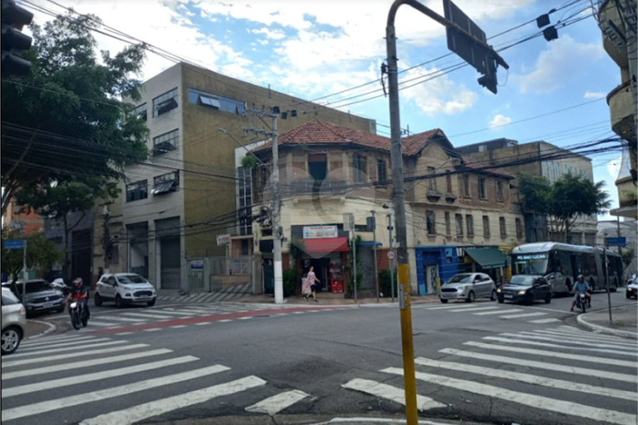 Espaço ideal para posto de gasolina, farmácia e loja no Bom Retiro