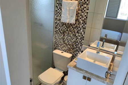 Apartamento de 70m2 com 3 dorms, 2 banheiros, 1 suíte, 1 vaga. Estuda permuta.