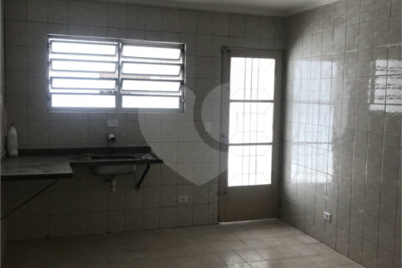Casa com salão para Venda no Jardim Umarizal.