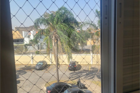 Indaiatuba - Venda - Apartamento no Condomínio Portal das Flores com 64 m², 3 dorms, sendo 2 com armários planejados, , WC social, cozinha planejada e totalmente integrada com a lavanderia, varanda, , 02 vagas de garagem. Excelente localização, a poucos metros do Shopping Polo, mercados, padaria,