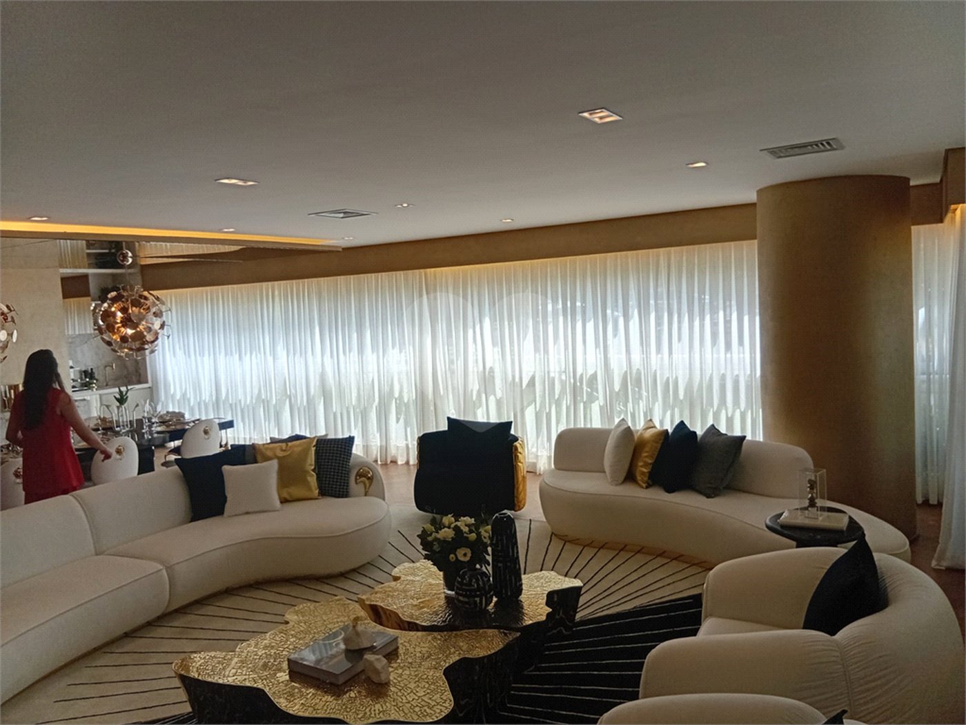 Soleil by Boca do Lobo: Apartamento de 246m² com 4 Suítes e 4 Vagas na Chácara Klabin ALTO PADRÃO