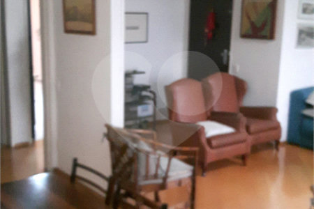 Apartamento de 2 quartos à venda perto do Metrô Paraíso! Excelente localização!