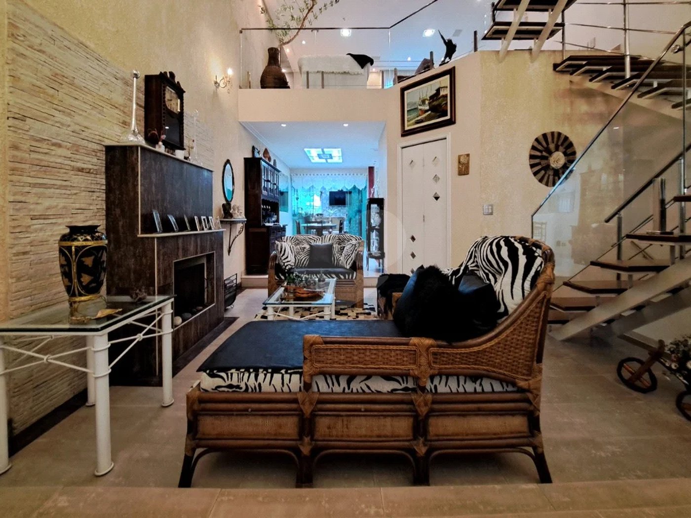 Sobrado com 425 m², 3 suítes e 4 vagas de garagem, à venda no bairro Santa Maria em São Caetano do Sul