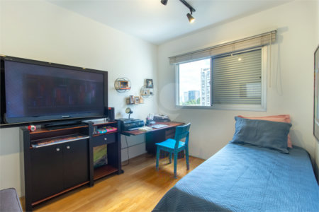 Apartamento a venda no Campo Belo, 192 M², 3 suites, 3 vagas, lazer e próximo ao metrô
