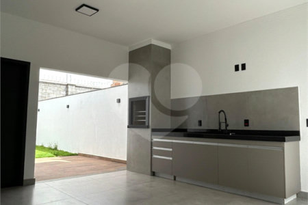 Casa térrea 3 quartos 1 suíte no residencial Terra dos Buritis