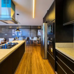 Apartamento à venda com 3 quartos, sendo 1 suíte,  em Maitinga, Bertioga, SP