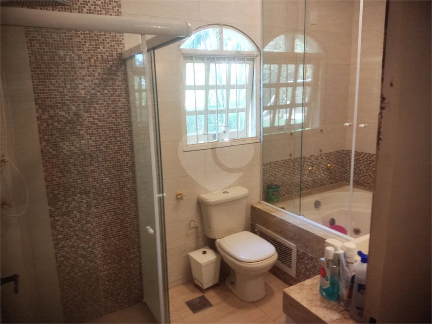Chácara à venda com 4 quartos, sendo 1 suíte, em Chácaras Polozzi, Louveira, SP