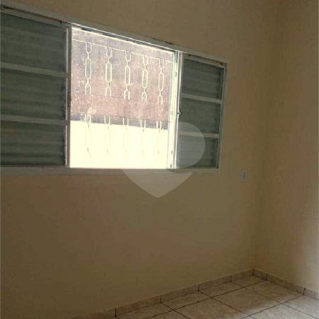Casa térrea no Cidade Aracy .