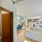 Magnífica Casa Contemporânea na Fazendinha - 4dorms | 3 Suites | Gourmet, piscina, lareira, hóspedes, escritório! Muito Verde e Tranquilidade em um dos melhores condominios da Região .