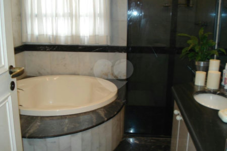 Higienópolis com 4 suítes com 260m².Maravilhoso!
