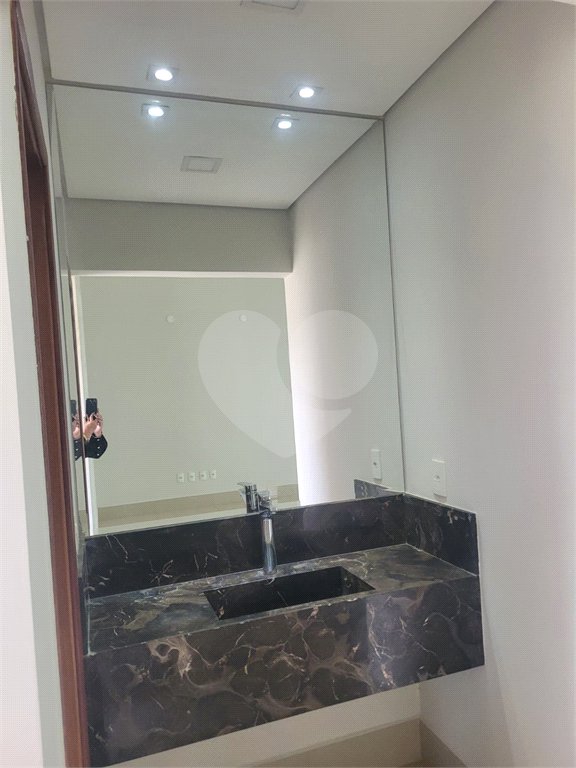 Indaiatuba- Condominio Maria Dulce-Venda e Locação - Terreno 300,00 ms - construido - 180,00 ms - Casa Terrea - 3 suites - escritório com ventilador, lavabo - cozinha com armários,forno, coifa e cooktop , ventilador - despensa - lavanderia com armarios- varanda gourmet com churrasqueira, quintal c