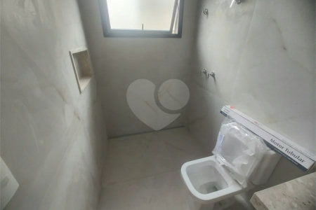 Casa exclusiva em Atibaia de alto padrão com 3 suítes, piscina, espaço gourmet, condomínio fechado, aceita financiamento