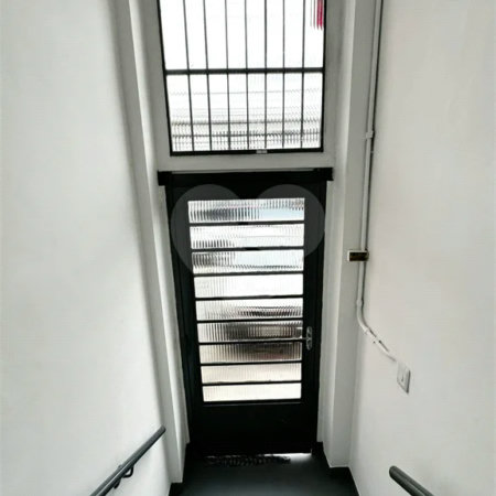 Galpão com 250m² , 4 vagas , para locação em Itaquera.