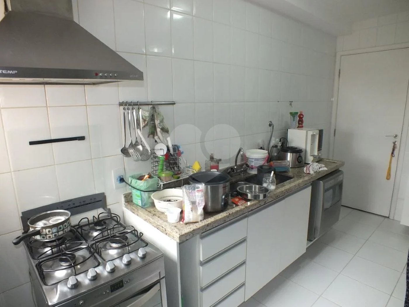 Apartamento com 03 suítes no Alto Da Boa Vista.
