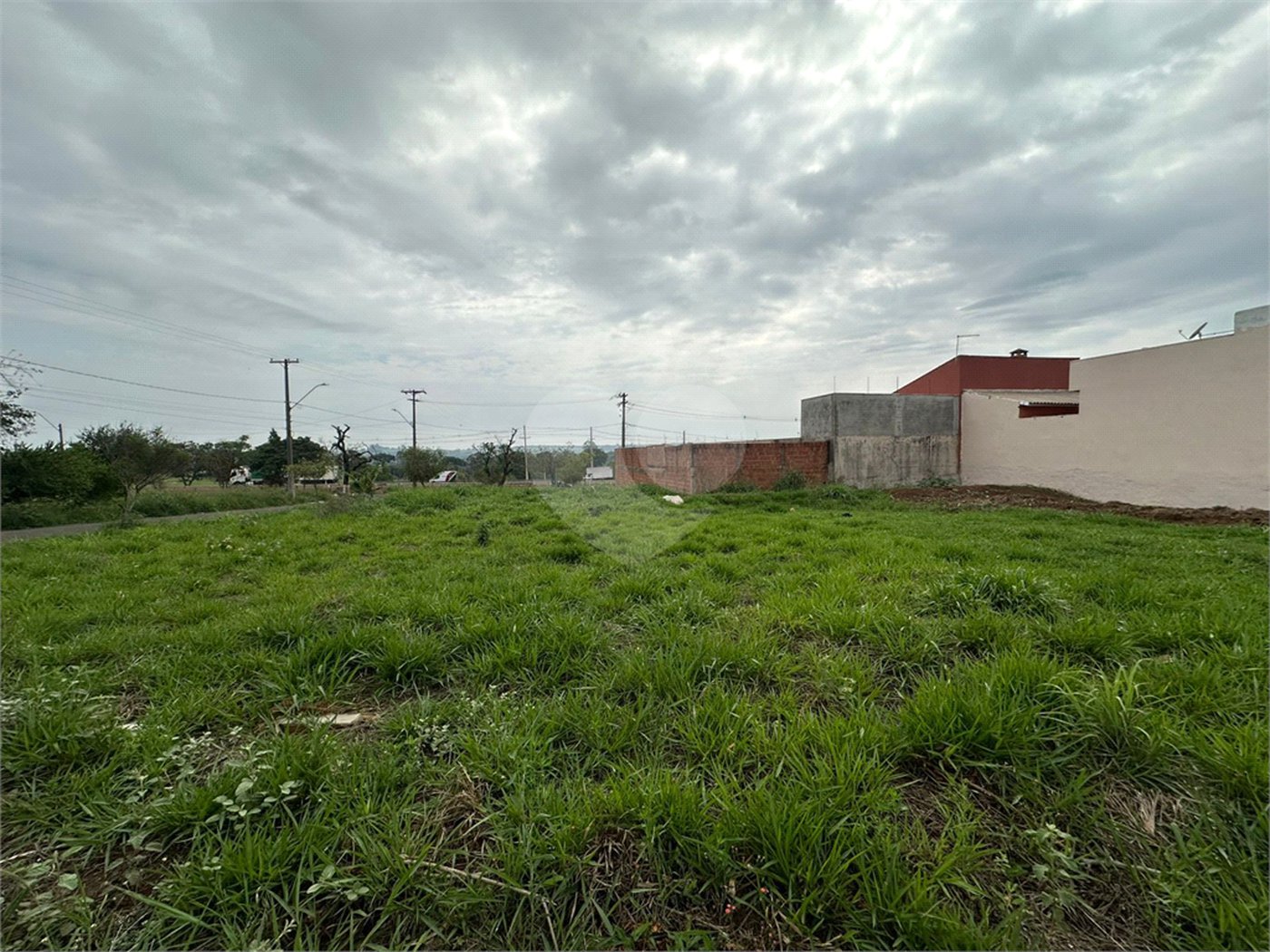 Terreno á venda, com 197m2, no Bairro Parque Primavera em São Carlos.