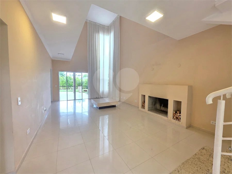 Casa à venda ou para alugar com 3 quartos, sendo 1 suíte,  no condomínio Terras de São Francisco, Vinhedo - SP