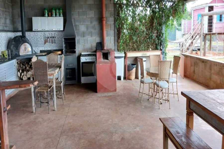 Chácara à venda com 4 quartos, sendo 1 suíte,  em Jardim dos Ipês, Brodowski, SP