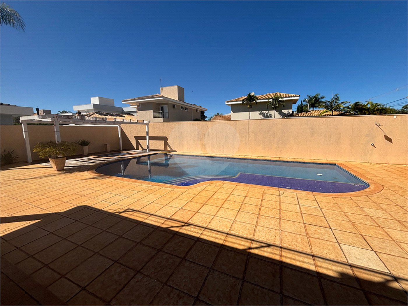 Casa á venda condomínio Damha I
